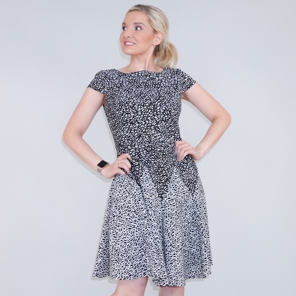 Black and White Pattern Dress - Picture 5 of 11